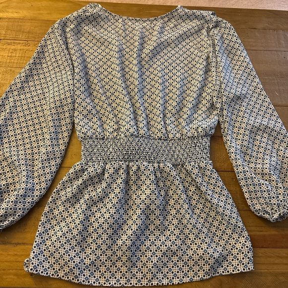 Patterned Blouse - Picture 4 of 4